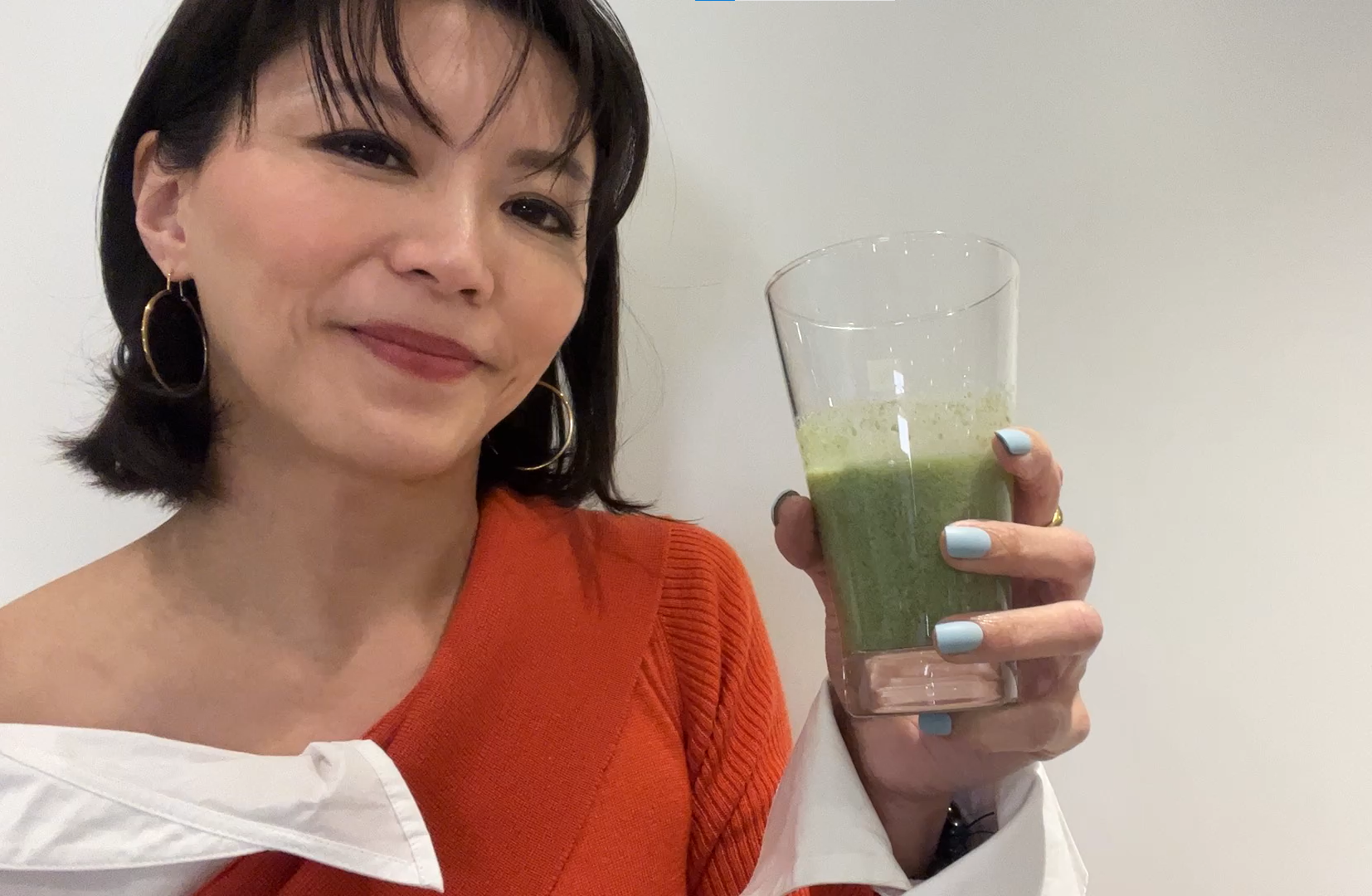 康子妮最近參加唔同節日聚會，都俾朋友親戚話佢瘦咗又靚咗